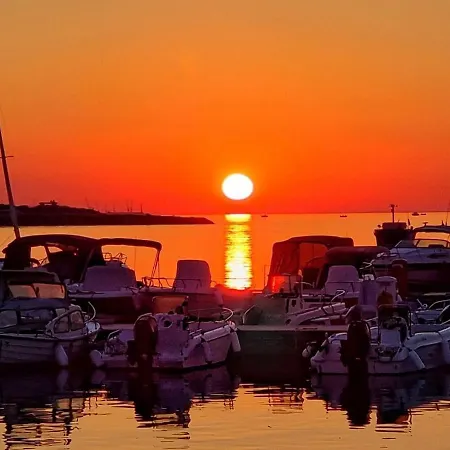 Luxury 11 * Μπάρι